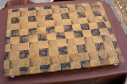 קרש חיתוך גדע מעץ לימבה | End Grain Butcher Block